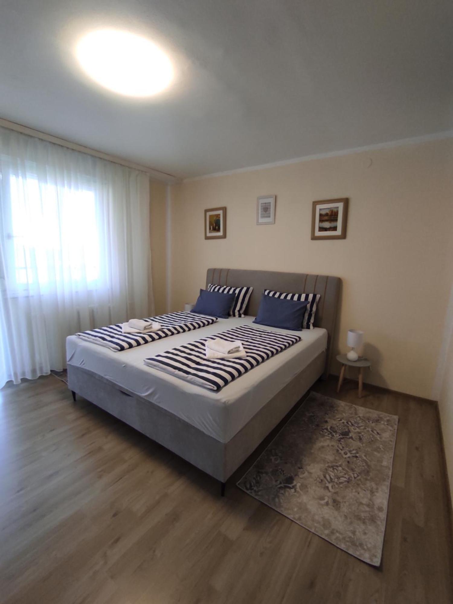 Ema Apartmani Vinkovci Buitenkant foto